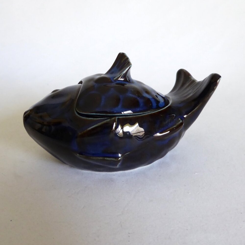 VINTAGE JAPAN JAPANESE HAND CRAFTED BLUE CERAMIC LIDDED KOI FISH SHAPED DISH - Picture 2 of 11